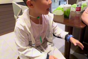 徐静雨:詹姆斯运球差，最需要挡拆.....