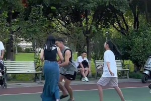 詹姆斯VS库里，你猜对了几个？